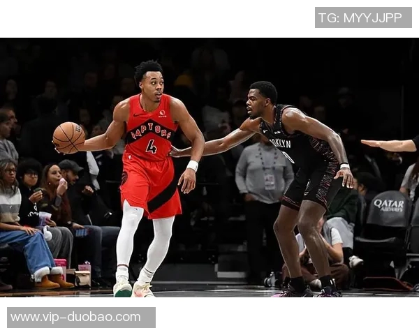 里斯与弟弟换新造型观战猛龙赛场弟弟为猛龙下属球队新星球员 里斯与弟弟换新造型观战猛龙赛场弟弟为猛龙下属球队新星球员