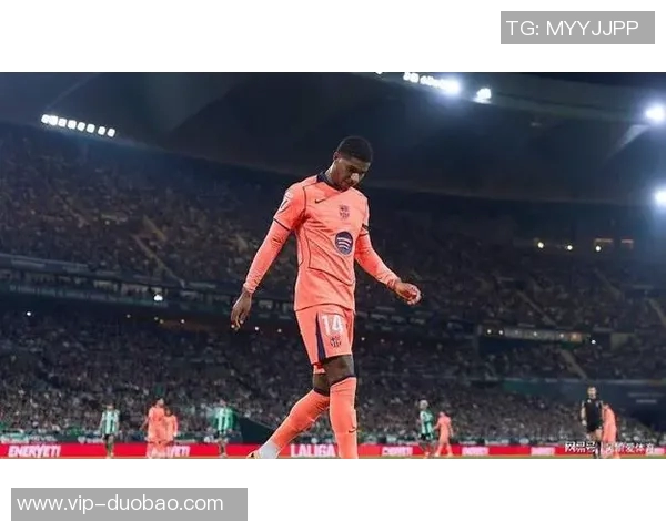 居莱尔失误被抢断费尔明抓住机会扳平比分拉什福德助攻展现团队配合 居莱尔失误被抢断费尔明抓住机会扳平比分拉什福德助攻展现团队配合