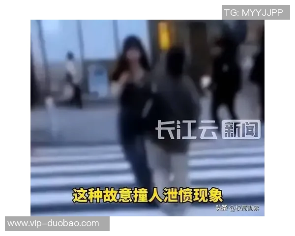 阿德利因踩踏染黄后头撞加布投诉肘击引发争议恶人先告状现象再现 阿德利因踩踏染黄后头撞加布投诉肘击引发争议恶人先告状现象再现